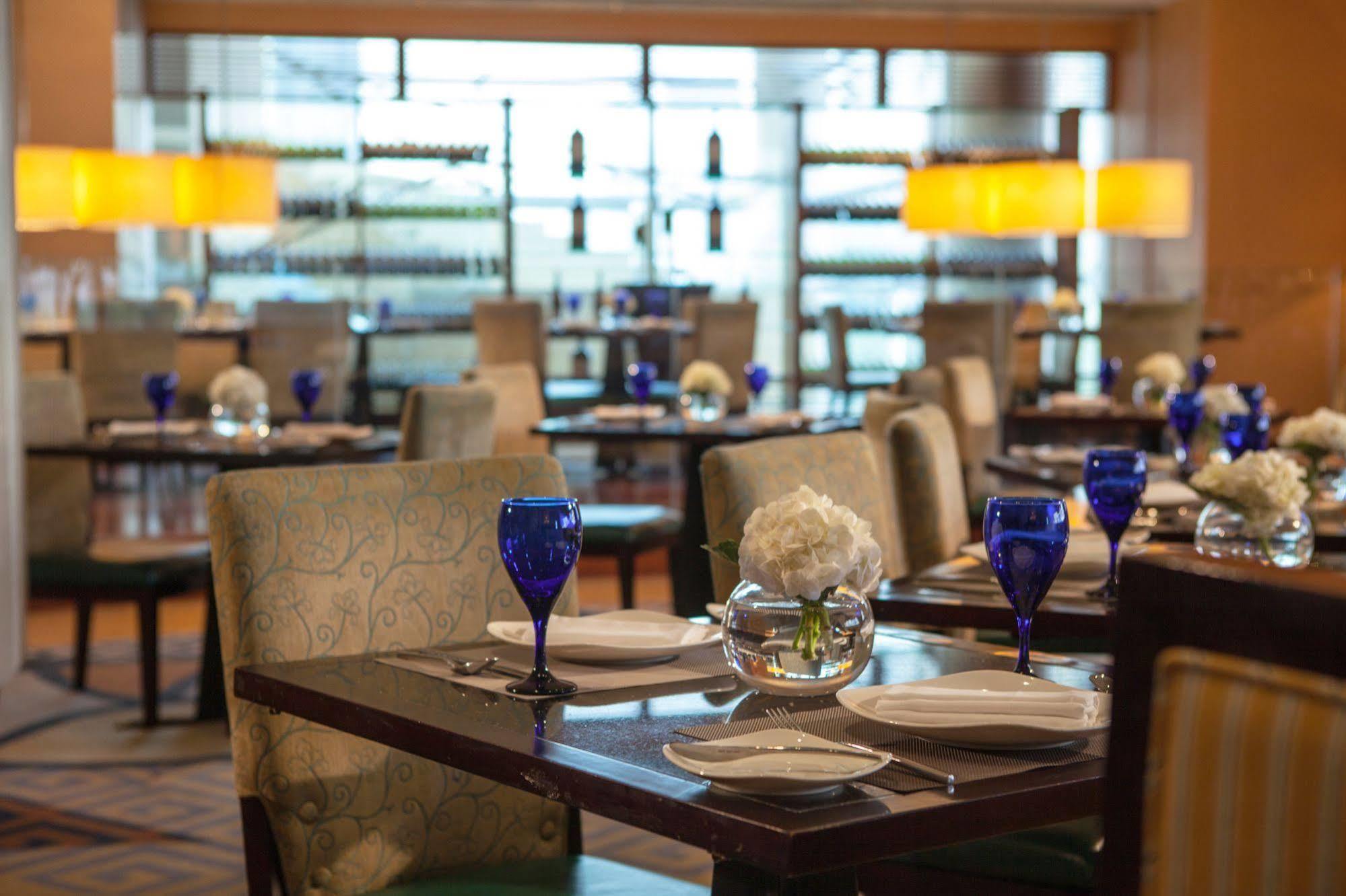 Renaissance Wuhan Hotel Ngoại thất bức ảnh